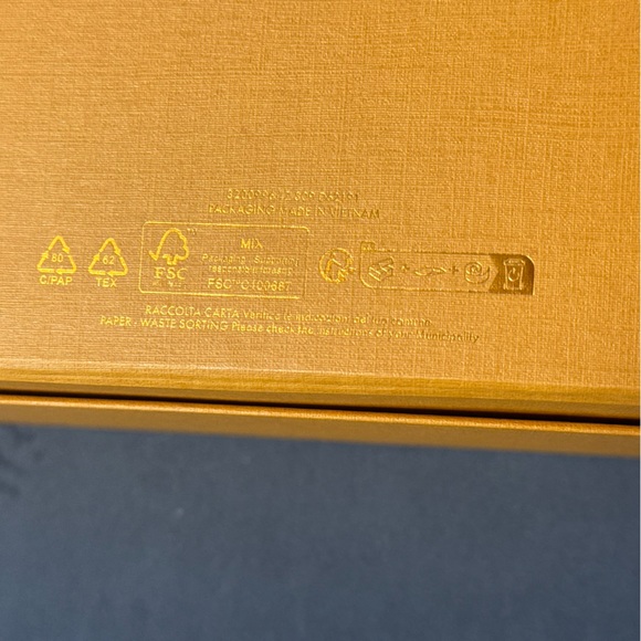 Louis Vuitton Empty Magnetic Box Orange . 11.75”x10.75”x6” - Picture 7 of 10